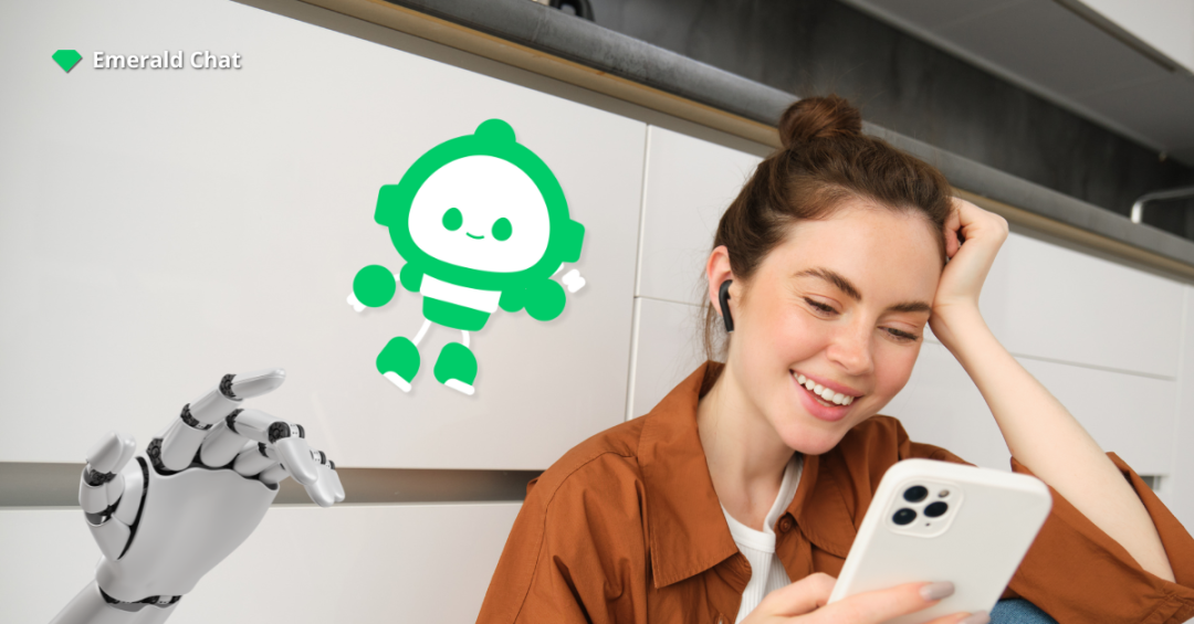 A WOMAN SMILING WITH A PHONE